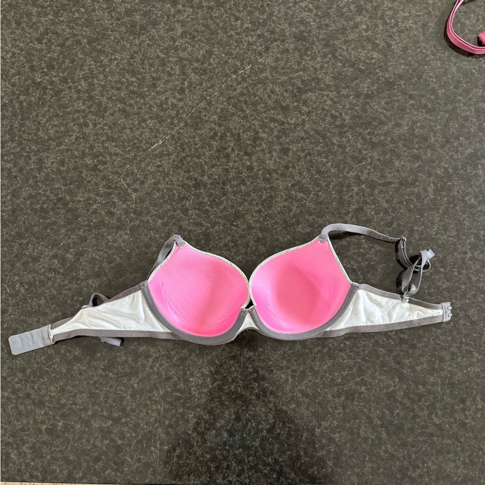 Victoria Secret PINK 32c bra - Picture 2 of 2